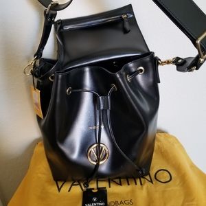 Valentino bucket